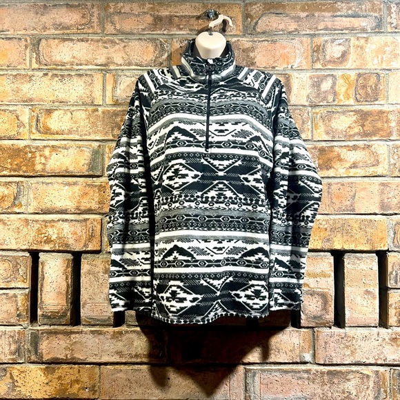 Eddie Bauer Tops - Eddie Bauer Black and White Patterned Sweatshirt